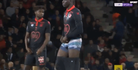 NBA：湖人加时险胜掘金 詹姆斯砍下40分