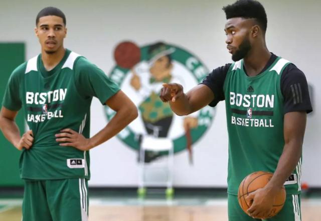 佩杜拉：尤文冬窗想补强中场、右后卫、中卫，已瞄准多名球员（佩杜拉称尤文冬窗将补强中场、右后卫和中卫，已锁定多名引援目标）