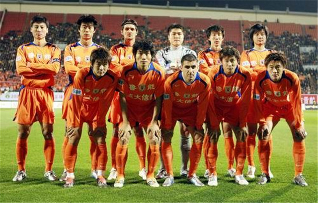 斯卢茨基：明天会竭尽全力发挥出最好的精神面貌和技战术水平（斯卢茨基：明日将全力展现最佳斗志与技战术状态）