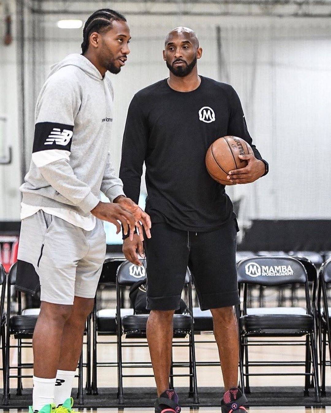 国安内部人士：传闻说俱乐部要解散、欠薪8个月都是谣言（国安内部人士辟谣：俱乐部解散及拖欠8个月薪资均不属实）