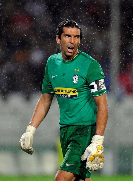 拜仁和曼联有意引进布莱顿中场巴莱巴（布莱顿中场巴莱巴成拜仁、曼联引援目标）