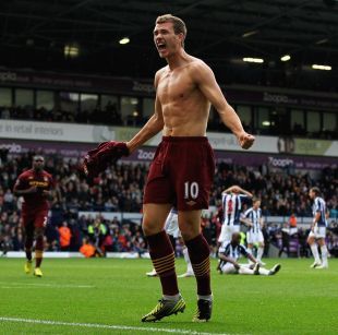 湖人浓眉哥篮下统治力助球队获胜（浓眉内线统治加持，湖人收获胜利）