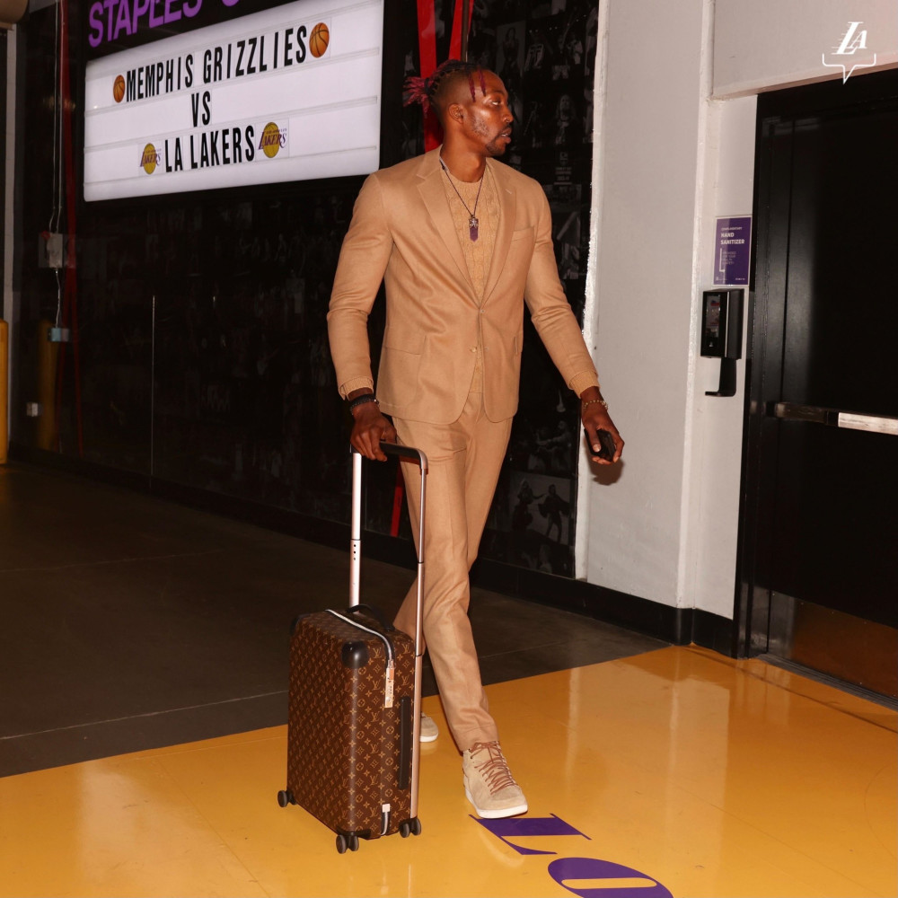 希勒：伊萨克真想走就赶紧卖了，纽卡的夏窗一团糟（希勒：伊萨克若铁心离队就尽快出售，纽卡今夏转会窗一塌糊涂）