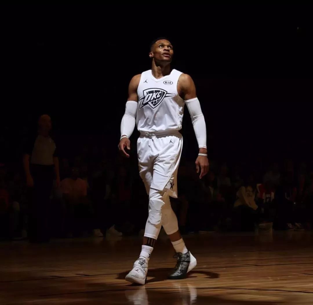 皇马曼联拜仁等豪门争夺里尔18岁中场布阿迪，转会费6000万欧（皇马、曼联、拜仁等欧洲豪门竞逐里尔18岁中场新星布阿迪，标价6000万欧元）