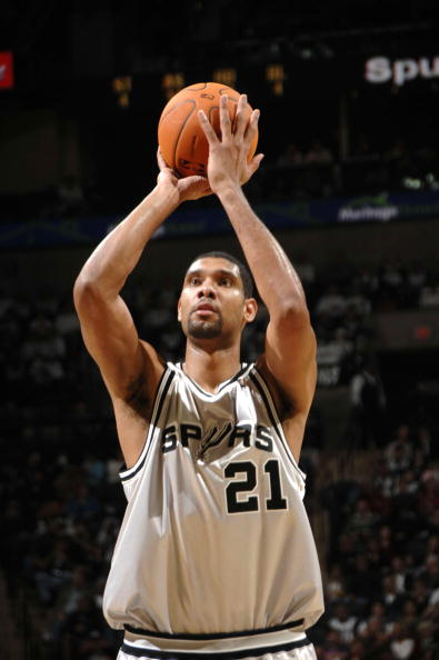 C罗前队友：不喜欢梅西就不喜欢足球！C罗能踢到100岁！（C罗昔日队友：不爱梅西就不算爱足球！C罗能踢到百岁！）